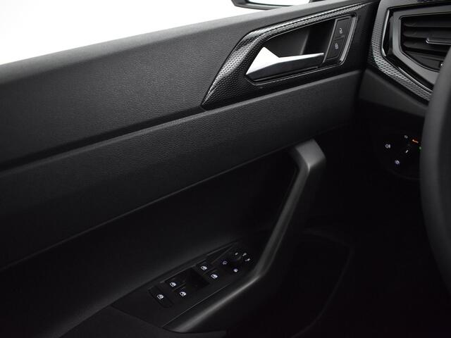 Volkswagen POLO Life Edition 1.0 TSI 95 pk 5 versn. Hand · Achteruitrijcamera · regensensor ·