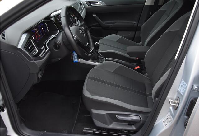Volkswagen POLO 1.0 TSI Highline in Topstaat NAP virtueel cockpit LED ECC PDC ACC Navi Carplay