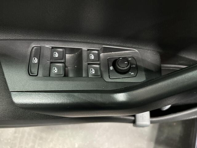 Volkswagen POLO 1.0 TSI 95pk Life · Apple/Android Car Play · Airco · P-Sensoren · DAB · Getint Glas · 15'' Inch · Garantie t/m 04-09-2027 of 100.000km