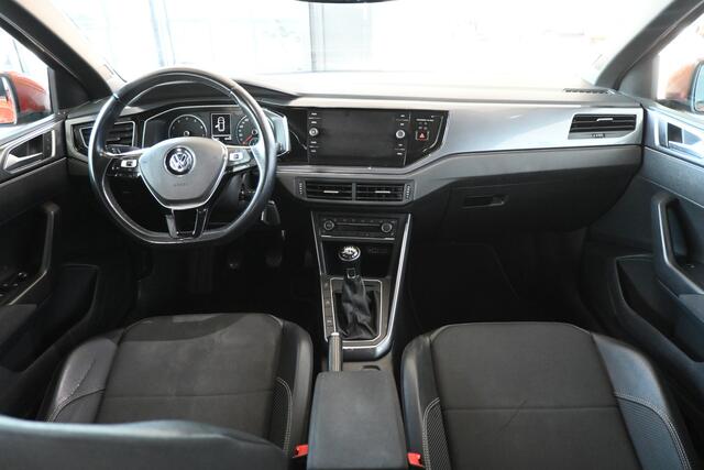 Volkswagen POLO 1.0 TSI Highline Clima Panoramadak Stoelverwarming Carplay Rijklaarprijs Inruil Mogelijk!