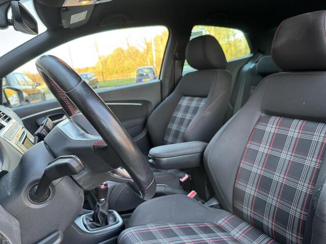 Volkswagen POLO 1.8 TSI 192pk GTI NAP | Navigatie | Lichtmetalen velgen | Climate control