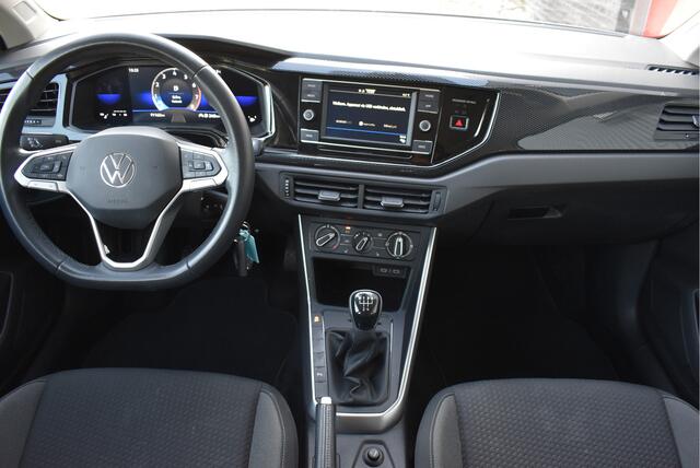 Volkswagen POLO 1.0 MPI Life Facelift! Virtual cockpit, Stoelverwarming, Carplay, PDC
