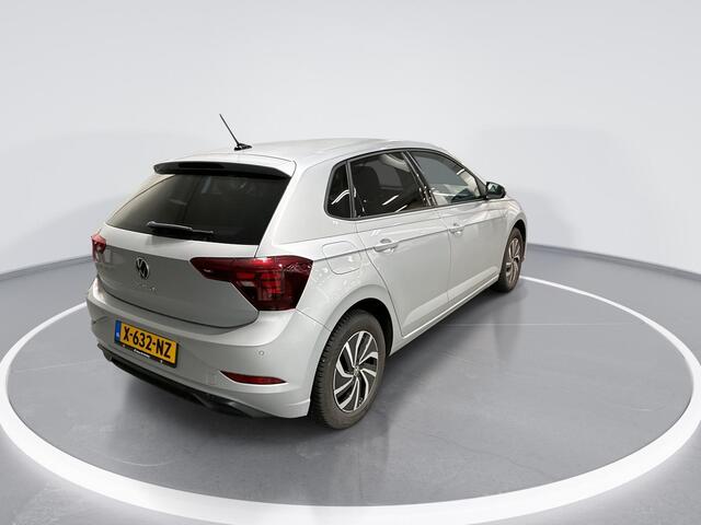 Volkswagen POLO 1.0 TSI 95pk DSG Life Business · Apple/Android Car Play · P-Sensoren · Navigatie · Stoelverwarming · 15'' Inch · Garantie t/m 15-01-2028 of 100.000km