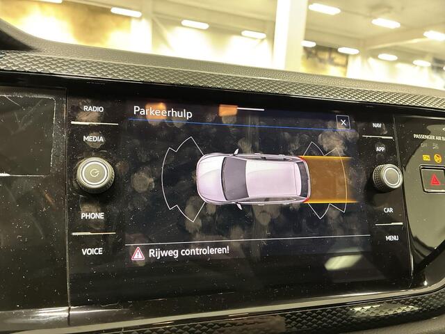 Volkswagen POLO 1.0 TSI 95pk DSG Life Business · Apple/Android Car Play · P-Sensoren · Navigatie · Stoelverwarming · 15'' Inch · Garantie t/m 15-01-2028 of 100.000km