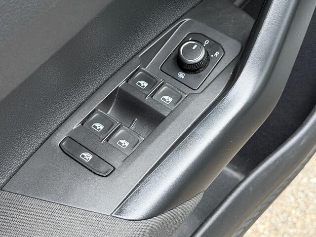 Volkswagen POLO 1.0 TSI 95pk Comfortline Active | Stoelverwarming | Climate control | Adapt. Cruise | Lichtmetalen velgen | Rijklaar incl. 1 jaar Bovag garantie