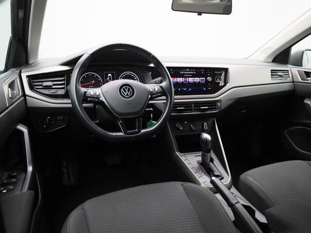 Volkswagen POLO 1.0 TSI R-Line Edition | All-Seasonbanden | R-Line Exterieurpakket | Adaptieve Cruise Control | Airconditioning | 16" LMV | Privacy Glass | Licht-& Regensensor | Apple Carplay & Android Auto