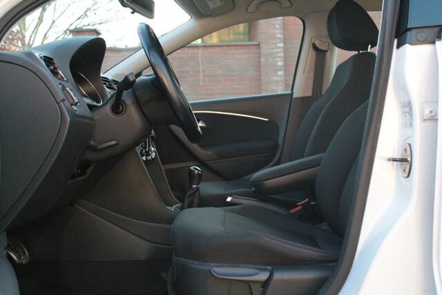 Volkswagen POLO 1.2 TSI Comfortline | Carplay | CC | Trekhaak | Navi