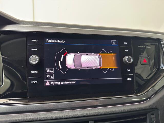 Volkswagen POLO 1.0 TSI Highline | Navigatie | PDC V+A | Cruise control adaptief | Lichtmetalen velgen 16" |