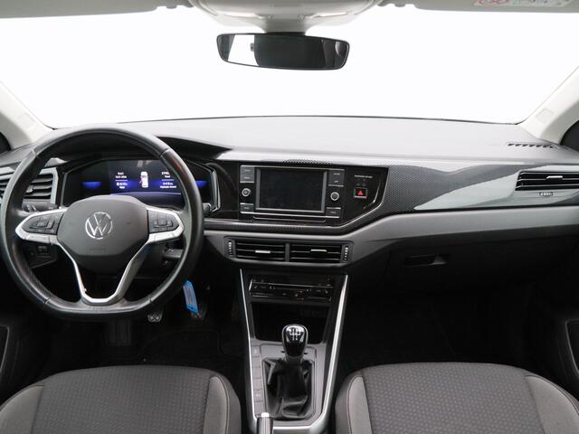 Volkswagen POLO 1.0 TSi Style | Virtual Cockpit | Camera | Stoelverwarming | Apple CarPlay | LED | Sensoren | 15 Inch | 37.902 Km!!