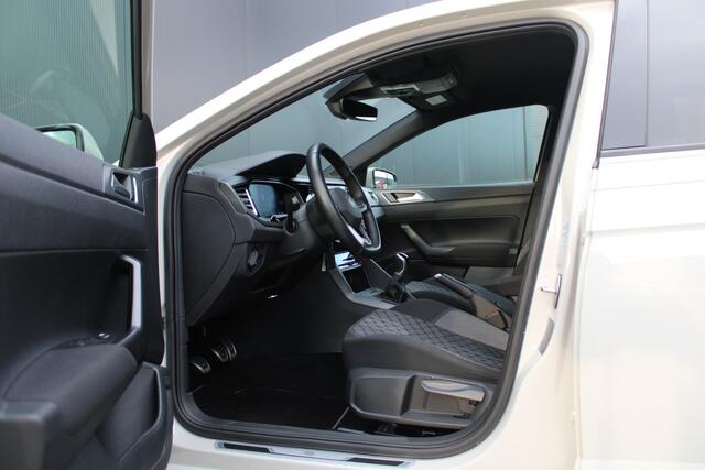 Volkswagen POLO 1.0 TSI R-Line - Trekhaak - LED - ACC - Automatische Airco - Navi - PDC - Carplay - Rijklaar
