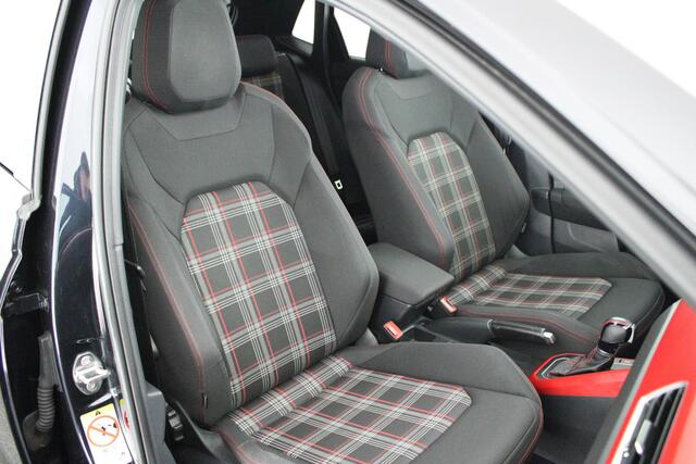 Volkswagen POLO 2.0 TSI 200pk DSG GTI Panoramadak Virtual Cockpit Navigatie Stoelverwarming