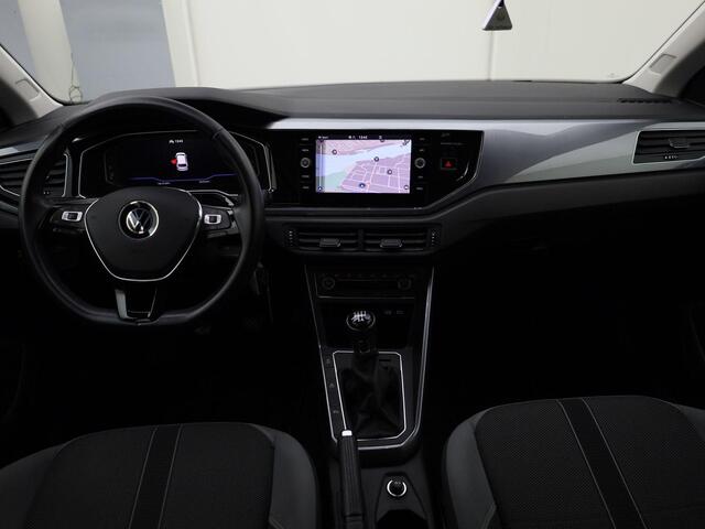 Volkswagen POLO 1.0TSI/95PK Highline · Navigatie · Apple/Android Car Play · Info Active Display · Navigatie · Clima · 16'' velgen · Parkeersensoren