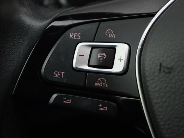 Volkswagen POLO 1.0TSI/95PK Highline · Navigatie · Apple/Android Car Play · Info Active Display · Navigatie · Clima · 16'' velgen · Parkeersensoren