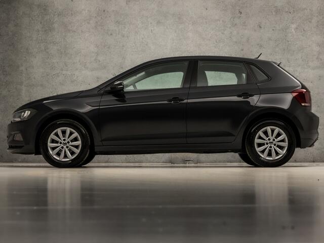 Volkswagen POLO 1.0 TSI Sportline Automaat (APPLE CARPLAY, GROOT NAVI, LM VELGEN, SPORTSTOELEN, PARKEERSENSOREN, ADAPTIVE CRUISE, NIEUWSTAAT)