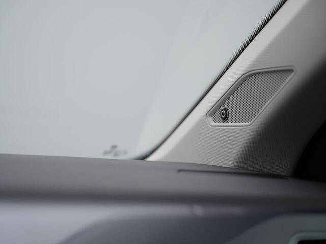 Volkswagen POLO 1.0 TSI 95 pk Style | Panoramadak | IQ Light | Beats | Stoelverwarming | Navigatie | Parkeersensoren voor/achter