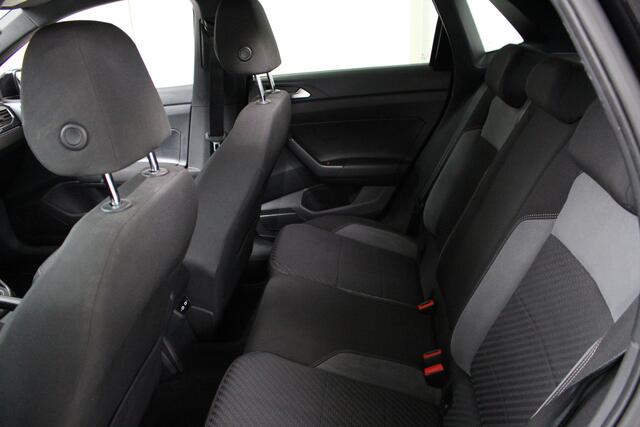 Volkswagen POLO 1.0 TSI DSG R-Line Navigatie | Stoelverwarming | Climate Control