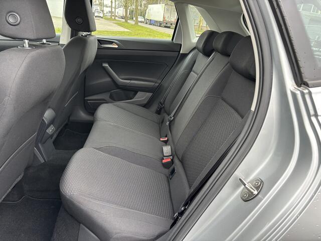 Volkswagen POLO 1.0 TSI Comfortline 5-Deurs 96 PK. Prachtige en zuinige auto van de eerste eigenaar !!!