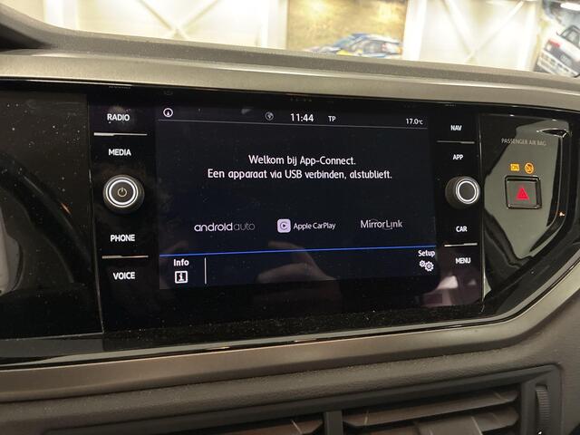 Volkswagen POLO 1.0 TSI 95pk Comfortline · Apple/Android Car Play · Airco · Getint Glas · Bluetooth · 17'' Inch ·