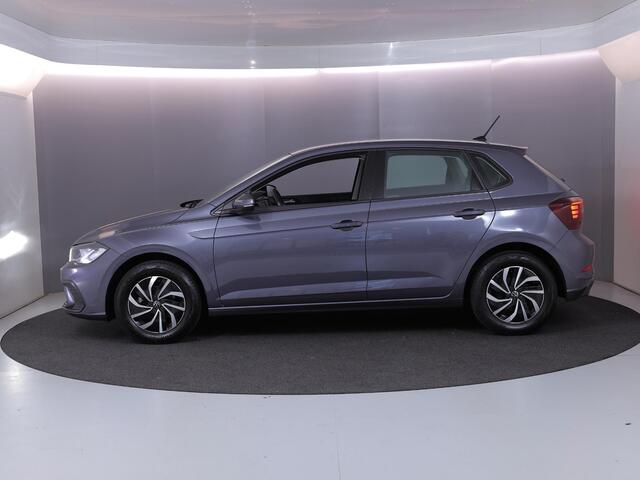 Volkswagen POLO 1.0 TSI Life 95 PK | Navigatie via app | LM velgen | Parkeersensoren voor en achter |