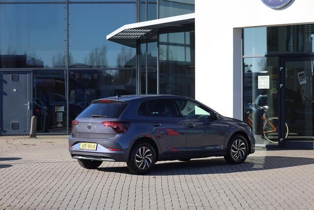 Volkswagen POLO 1.0 TSI Life Edition 95PK / 70kW DSG, Demonstratie voertuig (beschikbaar per 1 september 2026), keyless start & entry, achteruitrijcamera (rear view), parkeersensoren voor en achter (pdc), elektrisch verstel-, verwarm- en inklapbare buitenspiegels, LED-ko