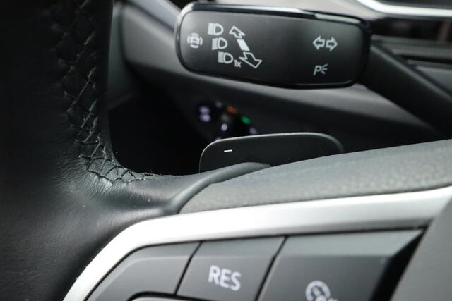 Volkswagen POLO 1.0 TSI R-Line DSG | IQ. Light | Adapt. Cruise | Camera | Apple CarPlay | Navi | Stoelverw. | PDC