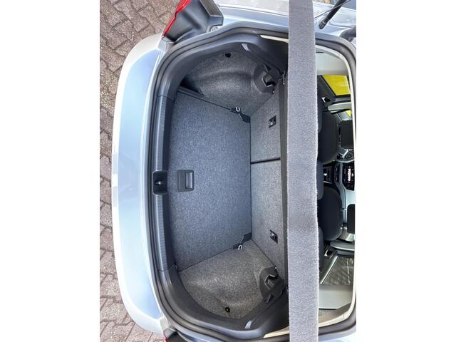 Volkswagen POLO 1.0 TSI Comfortline Nieuwstaat 17.000 km! Incl BOVAG Garantie