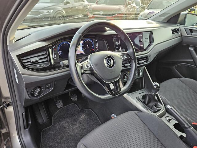 Volkswagen POLO 1.0 TSI Comfortline Virtual Cockpit | Parkeersensoren voor en achter | LM Velgen | Navigatie | Apple Carplay of Android Auto