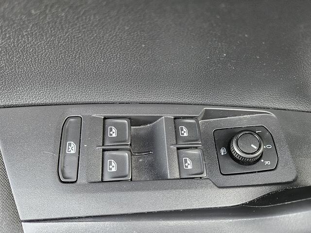 Volkswagen POLO 1.0 TSI Comfortline Virtual Cockpit | Parkeersensoren voor en achter | LM Velgen | Navigatie | Apple Carplay of Android Auto