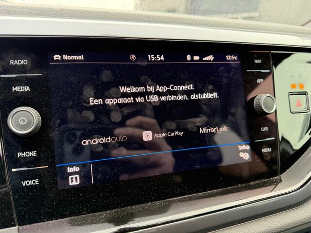 Volkswagen POLO 1.5 TSI 150pk DSG 3x R-line Highline Led , Panorama schuifdak, Virtual cockpit , Stoelverwarming , PDC, DAB+, Carplay, Achteruitrijcamera , LMV , etc. (nieuwe APK)