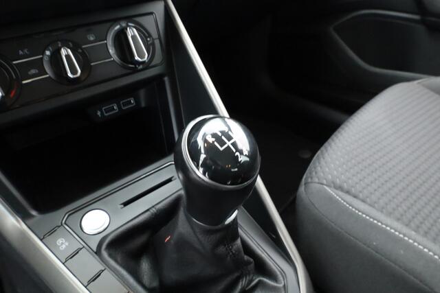 Volkswagen POLO 1.0 TSI Comfortline | Navi by Apple CarPlay | Keyless | Camera | Airco | 17'' | Trekhaak | PDC