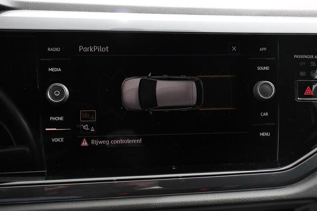 Volkswagen POLO 1.5 TSI 150pk DSG R-Line | Navigatie | Apple Carplay / Android Auto | Adaptive Cruise Control | Stoelverwarming | Privacy Glass | DAB |