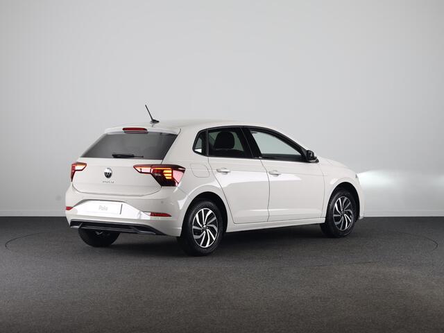 Volkswagen POLO GP Life Edition 1.0 95 pk 5 versn. Hand | 15" LM | Stoelverwarming | Camera |