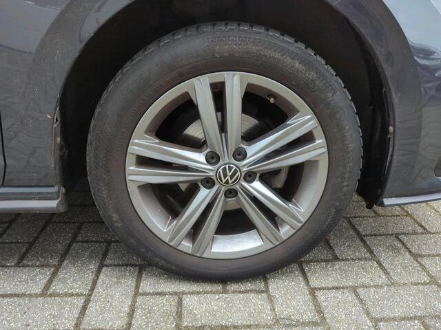 Volkswagen POLO 1.0 TSI R-Line Edition Multimedia App-connect / Parkeersensoren / Clima / 16"LM velgen / R-Line exterieur