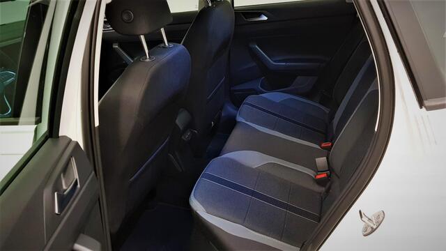 Volkswagen POLO 1.0 TSI DSG Style Nieuw Type | Navigatie | Climate Control | Parkeer sensoren | Cruise control adaptive | Lichtmetalen velgen