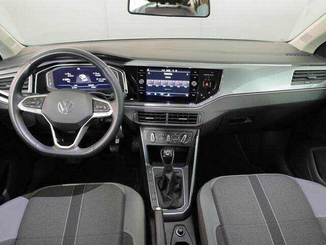 Volkswagen POLO 1.0 TSI Style 95 PK | Matrix koplampen | Navigatie via app | Parkeersensoren | Privacy glass |