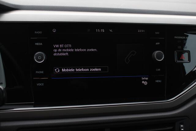 Volkswagen POLO 1.0 TSI AUTOMAAT / Navigatie / Parkeerhulp V+A / 15'' / Stoelverwarming / CarPlay / Cruise Control