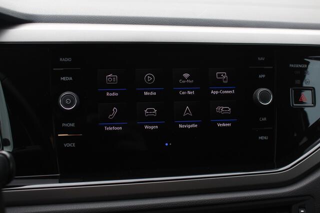 Volkswagen POLO 1.0 TSI AUTOMAAT / Navigatie / Parkeerhulp V+A / 15'' / Stoelverwarming / CarPlay / Cruise Control