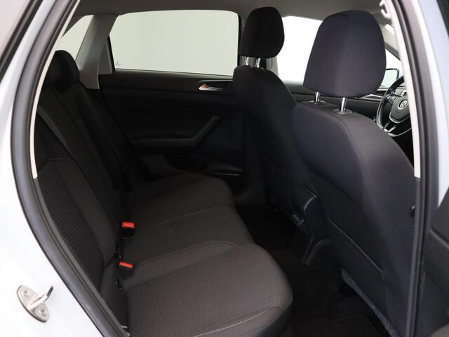 Volkswagen POLO 1.0 TSI Comfortline Business | Achteruitrijcamera | Parkeersensoren voor/achter | Gescheiden climate control |