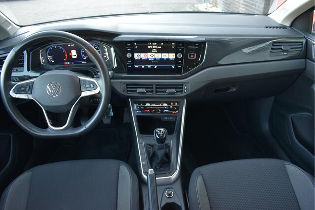 Volkswagen POLO 1.0 TSI Life Business Virtual cockpit, Stoelverwarming, Climate control,
