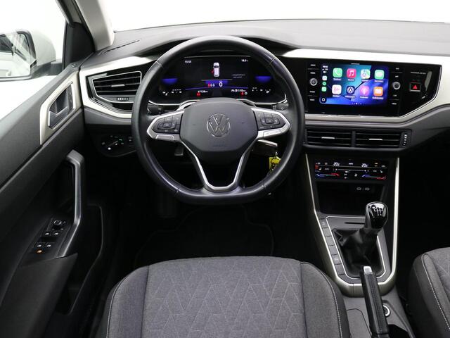 Volkswagen POLO 1.0 TSI Life Edition / Navigatie / Airco Climat Control / Apple CarPlay & Android Auto / Cruise Control / Digitaal Dashbord / LMV / LED / Stoel verwarming voor / Parkeersensoren voor & achter /