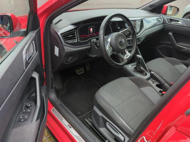 Volkswagen POLO 1.0 TSI 115pk Highline R-line DSG / Panoramadak / Navigatie / Stoelverwarming