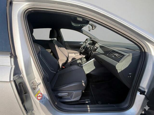 Volkswagen POLO 1.0 TSI Comfortline Business | parkeersensoren voor & Achter | Navi via Apple Carplay of Android Auto | Adapt. Cruise Controle