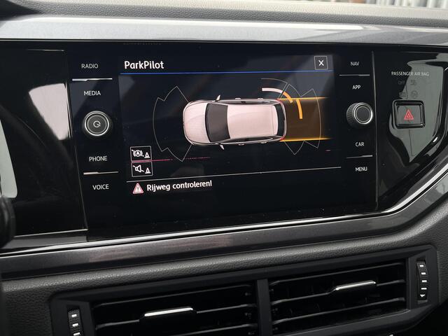 Volkswagen POLO 1.0 TSI Highline Panoramadak, LED, Stoelverwarming, PDC,