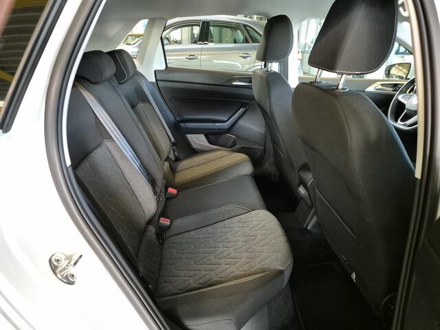 Volkswagen POLO 1.0 MPI -80pk- Move | 17" Bergamo Velgen | LED | Climate Control | Stoelverwarming | Parkeersensoren | Rijklaarprijs incl. 1 jaar Bovag garantie