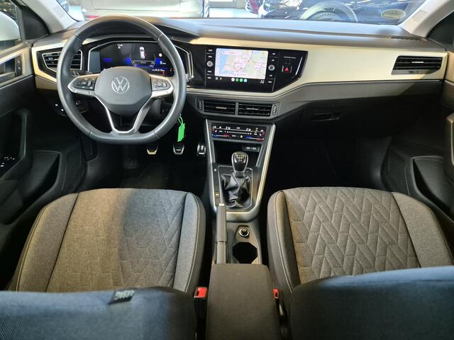 Volkswagen POLO 1.0 MPI -80pk- Move | 17" Bergamo Velgen | LED | Climate Control | Stoelverwarming | Parkeersensoren | Rijklaarprijs incl. 1 jaar Bovag garantie