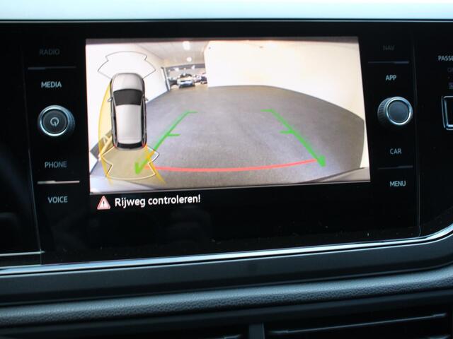 Volkswagen POLO 1.0 TSI 70kW DSG R-Line Design Pack | iQ light | Navigatie | Apple Carplay/Android Auto | Camera | Climate Control | Adaptive Cruise Control | Lichtmetalen velgen | Led | Parkeer sensoren