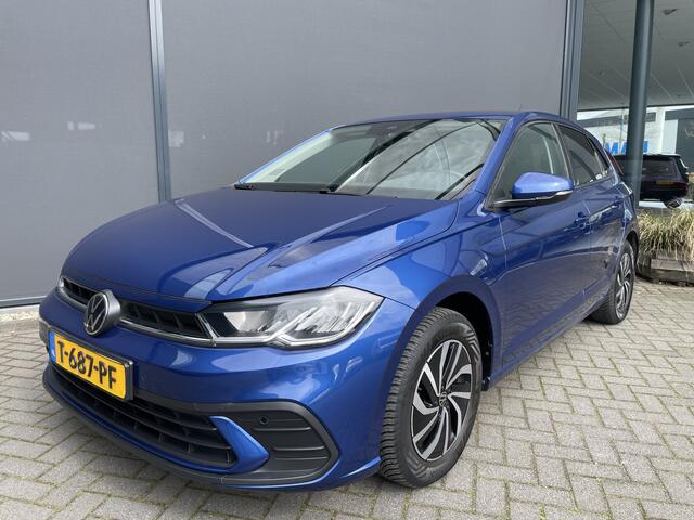 Volkswagen POLO 1.0 TSI Life Business Achteruitrijcamera - Apple carplay - Airco - Cruise control - Parkeersensoren - Bluetooth - Led verlichting - Navigatie - Radio - Licht metalen velgen 15 inch - Stoelverwarming - Start/stop systeem - Stuur leder - Stuur multifunction