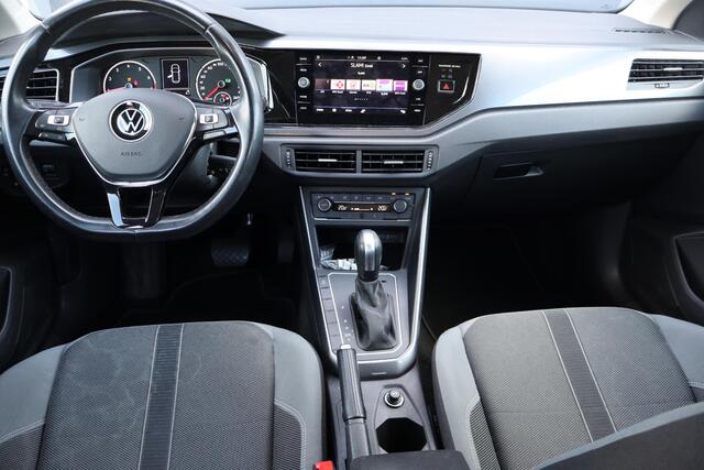 Volkswagen POLO 1.0 TSI Highline Automaat, Apple Carplay, Camera, Cruise control, Lichtmetalen wielen