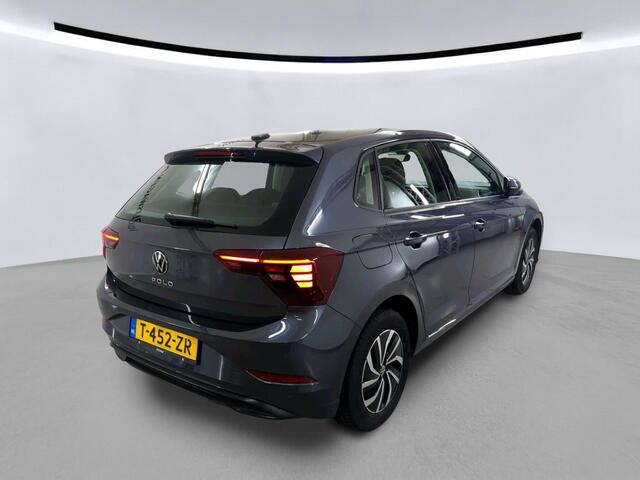 Volkswagen POLO 1.0 TSI Life Executive Navigatie / PDC / Extra getint glas / Airco / App-connect / Apple carplay