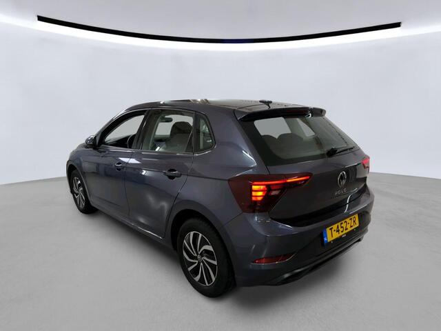 Volkswagen POLO 1.0 TSI Life Executive Navigatie / PDC / Extra getint glas / Airco / App-connect / Apple carplay